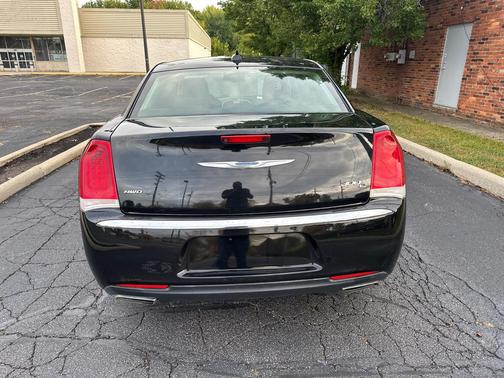 2016 Chrysler 300 S