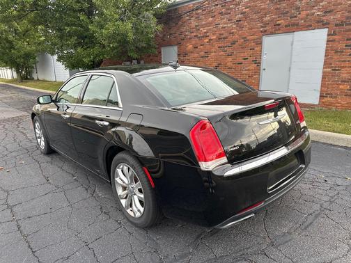 2016 Chrysler 300 S