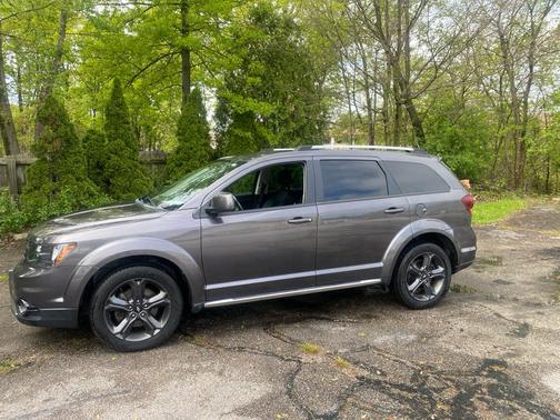 GREY 2018 Dodge Journey Crossroad