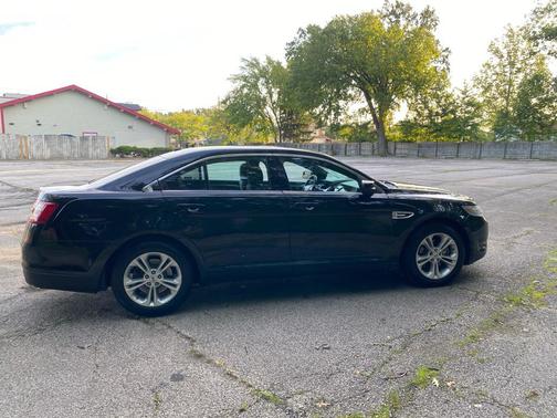 GREY 2014 Ford Taurus SEL