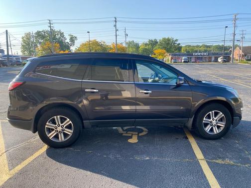 2017 Chevrolet Traverse 2LT