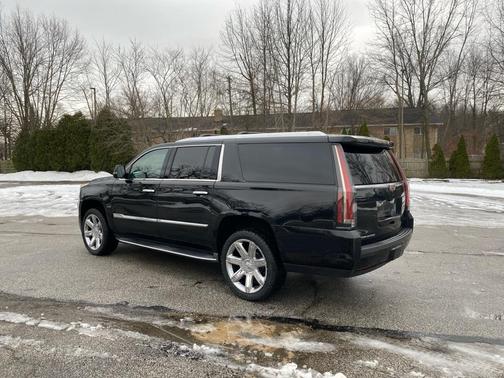 2017 Cadillac Escalade ESV Luxury