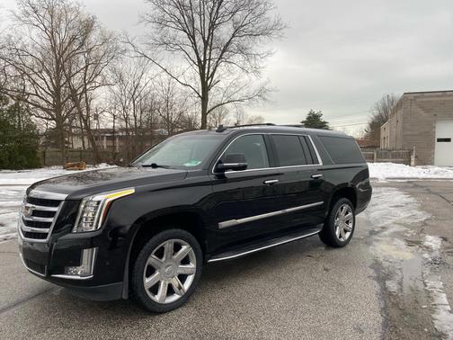 2017 Cadillac Escalade ESV Luxury