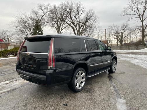 2017 Cadillac Escalade ESV Luxury