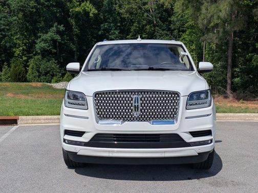 White 2020 Lincoln Navigator L Reserve
