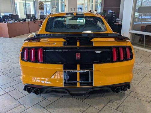 2018 Ford Shelby GT350 Base