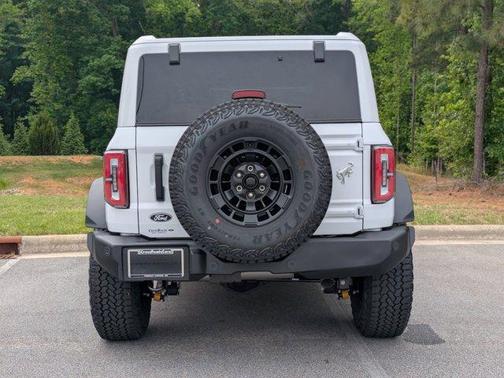 Oxford White 2026 Ford Bronco Outer Banks