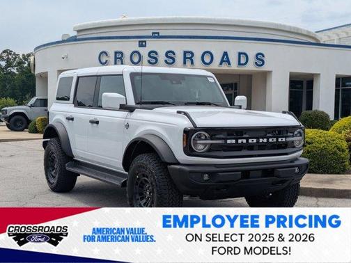 Oxford White 2026 Ford Bronco Outer Banks