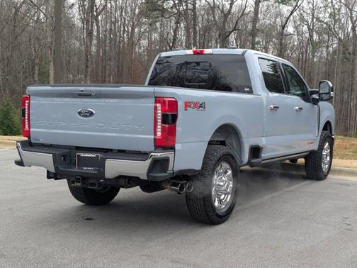 2024 Ford F-350 LARIAT SUPER DUTY