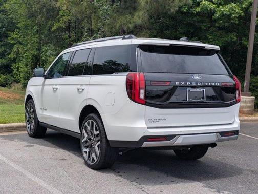 Star White 2026 Ford Expedition Platinum