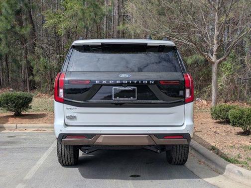 Star White 2026 Ford Expedition King Ranch