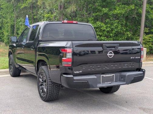 Black 2022 Nissan Frontier SV
