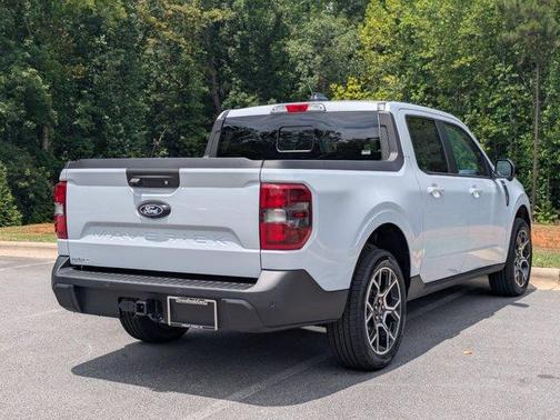 Space White Metallic 2026 Ford Maverick Lariat