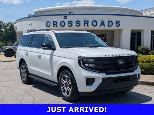 Star White 2026 Ford Expedition Active