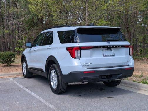 Space White Metallic 2026 Ford Explorer Active