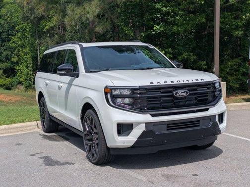 Star White 2026 Ford Expedition Max Platinum