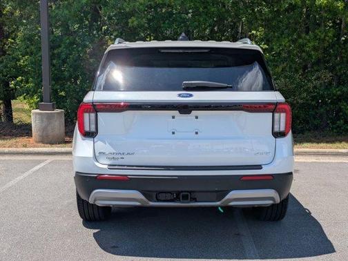 White Metallic 2026 Ford Explorer Platinum
