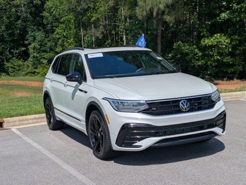 Opal White Pearl Effect 2024 Volkswagen Tiguan 2.0T SE R-Line Black