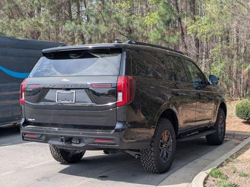 Agate Black Metallic 2026 Ford Expedition Tremor