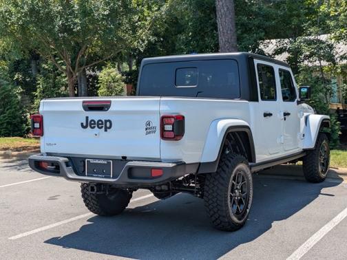 2024 Jeep Gladiator SPORT