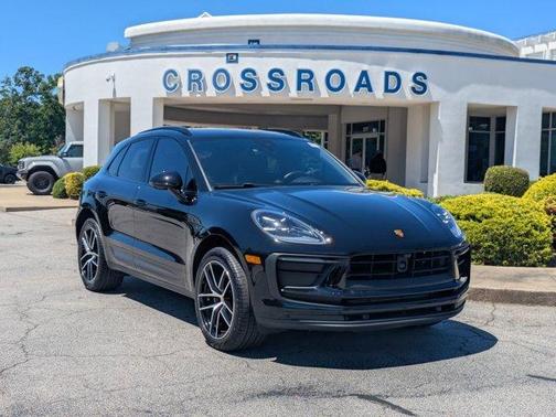 Jet Black Metallic 2023 Porsche Macan