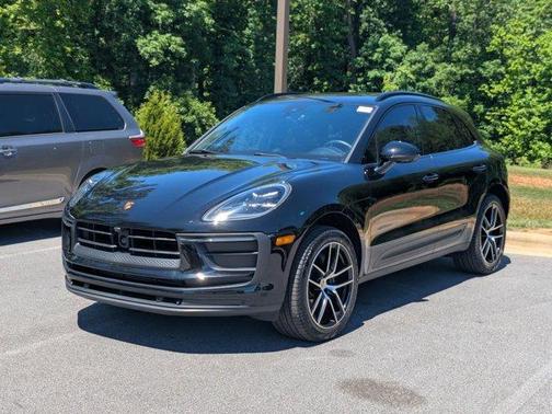 Jet Black Metallic 2023 Porsche Macan