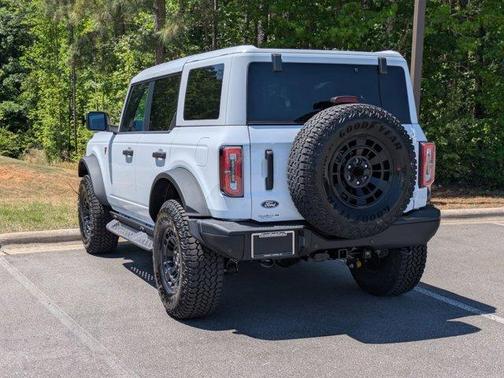 Oxford White 2026 Ford Bronco Badlands