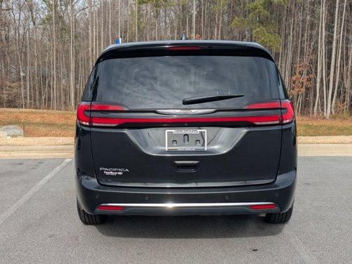 2023 Chrysler Pacifica Touring-L