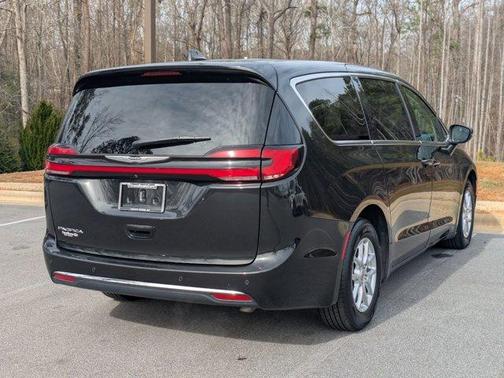 2023 Chrysler Pacifica Touring-L