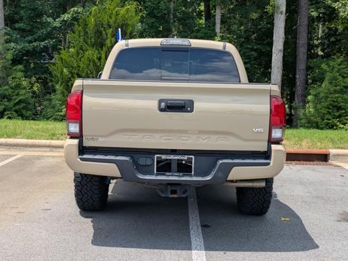 2018 Toyota Tacoma TRD SPORT