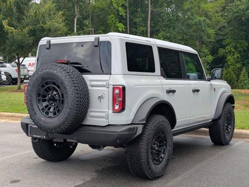Avalanche Gray 2026 Ford Bronco Badlands