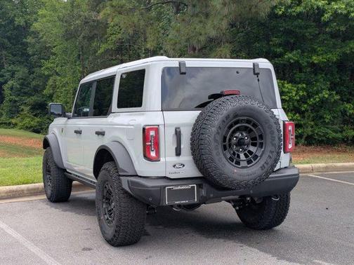 Avalanche Gray 2026 Ford Bronco Badlands