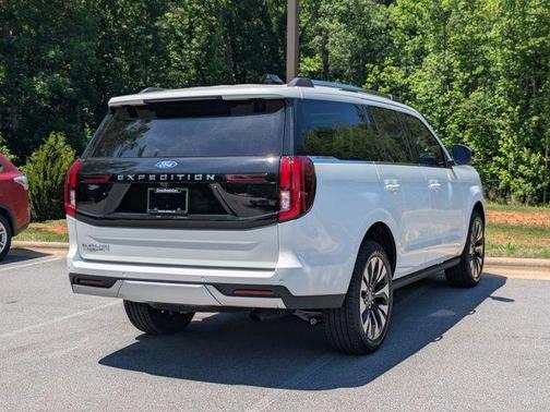Star White 2026 Ford Expedition Platinum