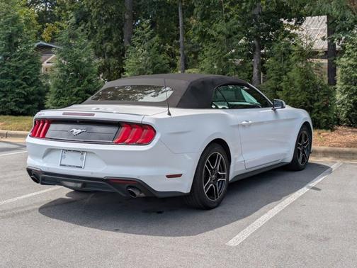 2022 Ford Mustang ECOBOOST PREMIUM