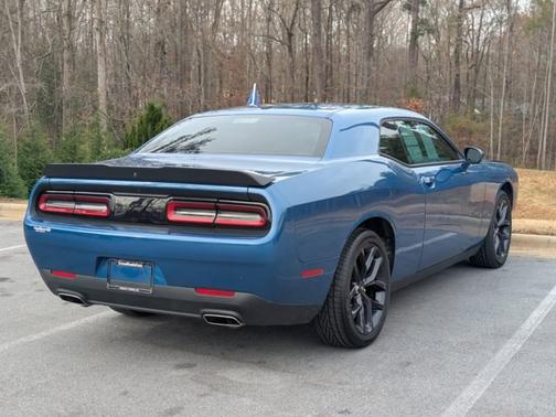 2022 Dodge Challenger SXT