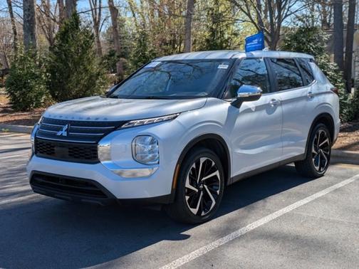 2022 Mitsubishi Outlander ES