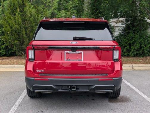 Rapid Red Metallic Tinted Clearcoat 2026 Ford Explorer ST-Line