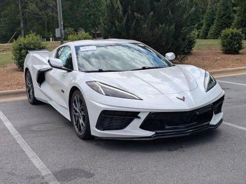 White Pearl Metallic 2023 Chevrolet Corvette Stingray w/3LT