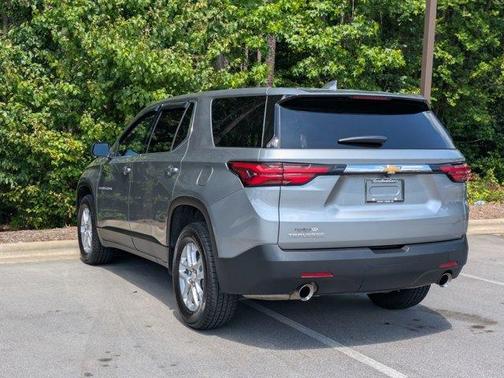 Sterling Gray Metallic 2023 Chevrolet Traverse LS