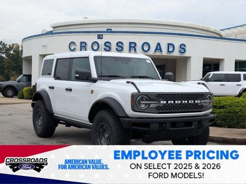 Oxford White 2025 Ford Bronco Badlands