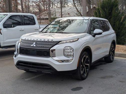 2022 Mitsubishi Outlander ES