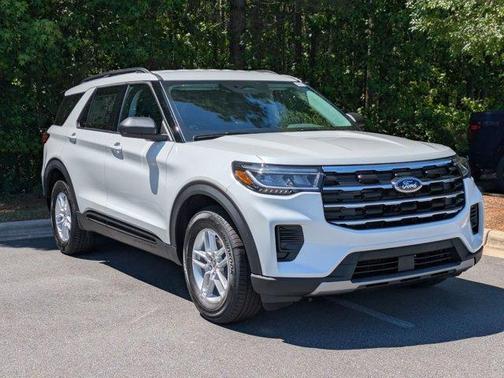 Star White 2026 Ford Explorer Active