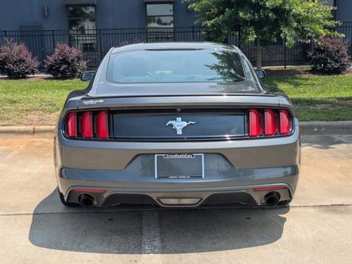 2016 Ford Mustang V6
