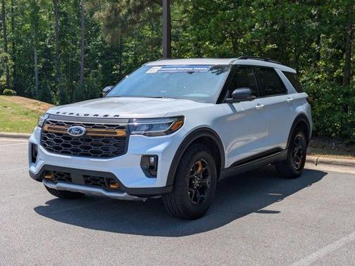 Space White Metallic 2026 Ford Explorer Tremor