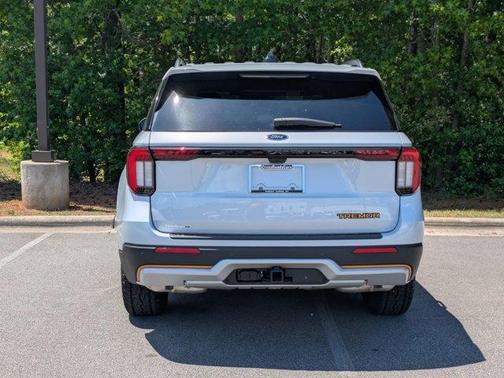 Space White Metallic 2026 Ford Explorer Tremor