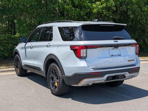 Space White Metallic 2026 Ford Explorer Tremor