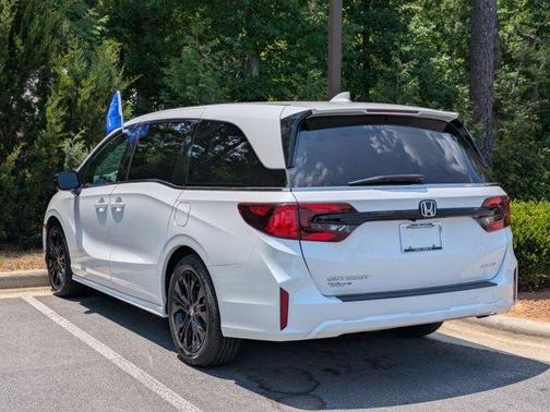 White 2025 Honda Odyssey Sport-L