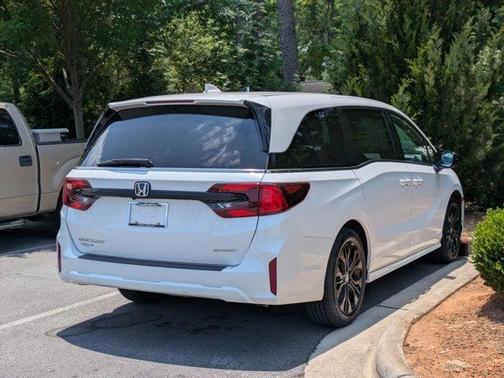 White 2025 Honda Odyssey Sport-L