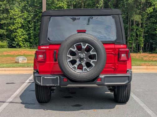 2024 Jeep Wrangler SAHARA