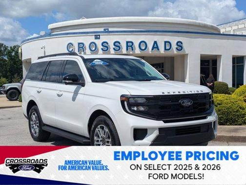 Star White 2026 Ford Expedition Active